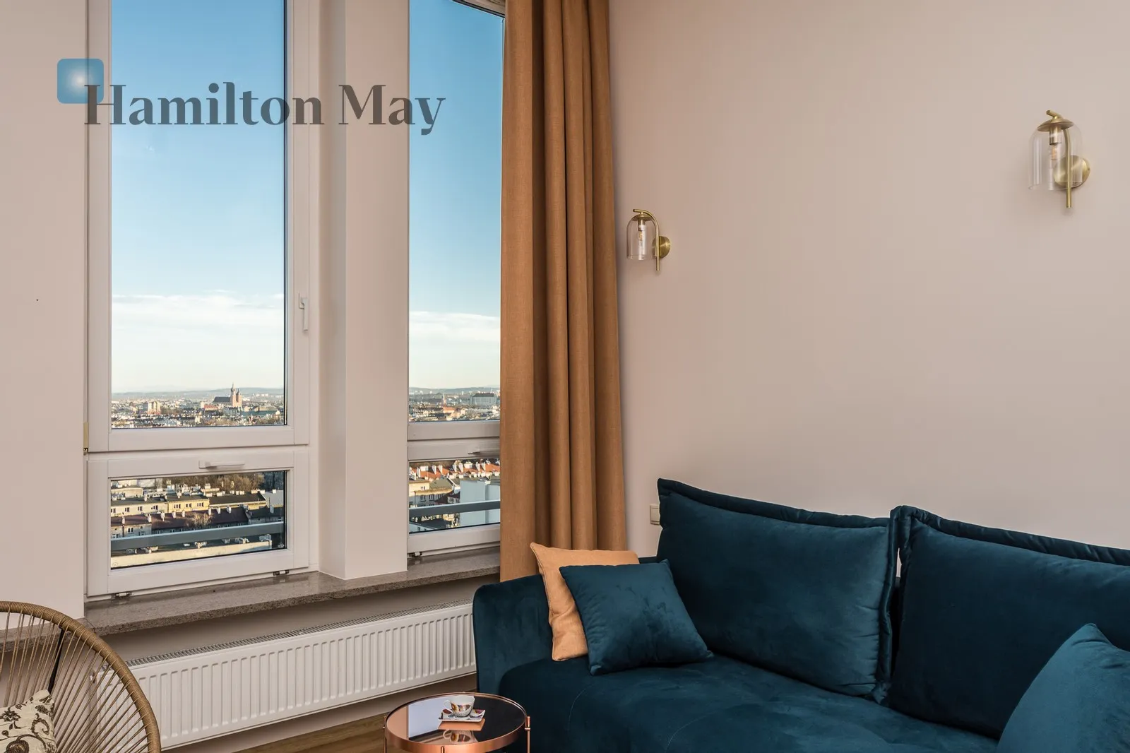 City: Kraków Street: aleja Kijowska Region: Krowodrza Distance to centre: 2.02 km Level: 17 Price: 5900 PLN Bedrooms: 2 Bathrooms: 1 - slider