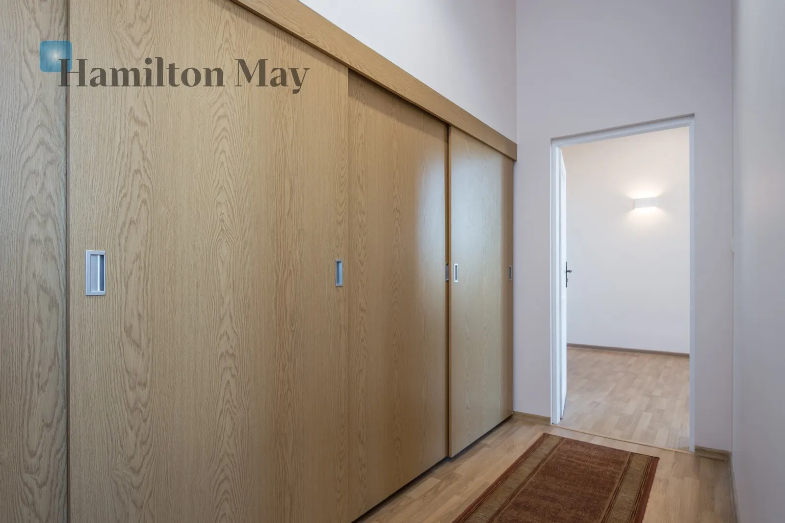 Bedrooms: 2 Bathrooms: 1 Size: 90m2 Price/m2: 66 PLN - slider