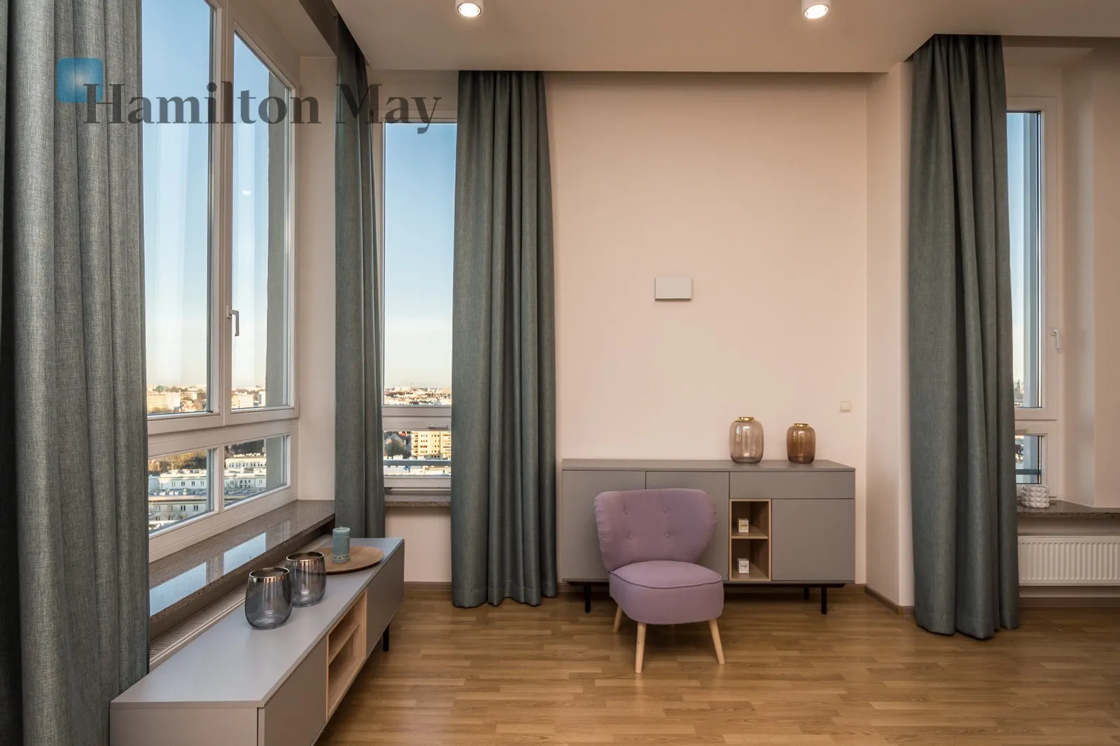 Region: Krowodrza Distance to centre: 2.02 km Level: 17 Price: 5900 PLN - slider