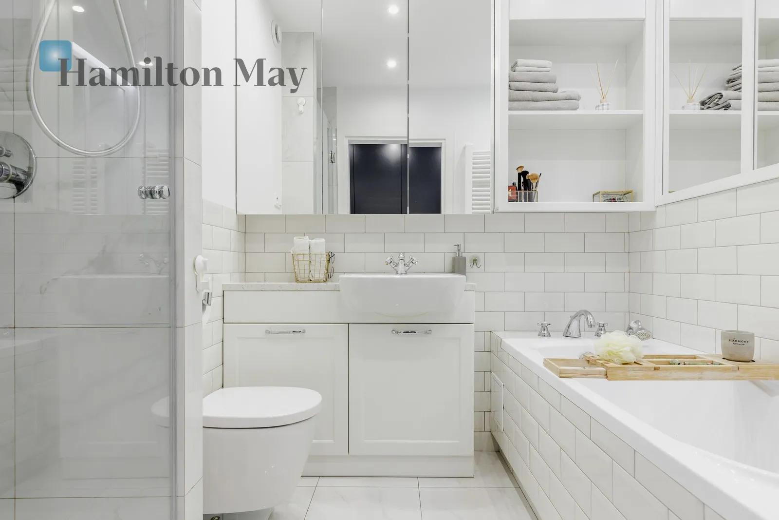 City: Warszawa Street: Walewska Region: Praga-Południe Subregion: Grochów Distance to centre: 4.5 km Level: 3 Price: 6500 PLN - slider