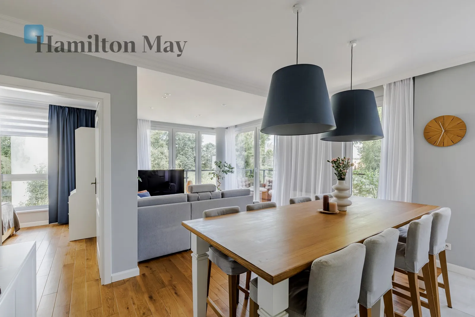 City: Warszawa Street: Walewska Region: Praga-Południe Subregion: Grochów Distance to centre: 4.5 km Level: 3 Price: 6500 PLN Bedrooms: 2 - slider