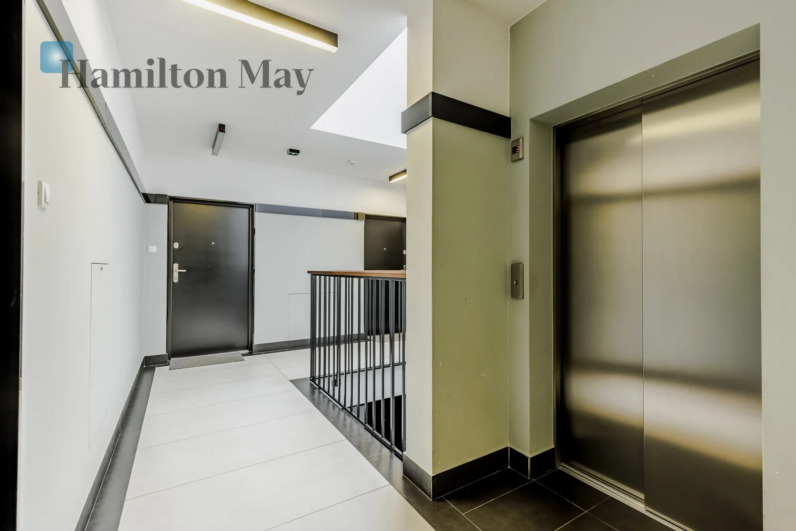 City: Warszawa Street: Walewska Region: Praga-Południe Subregion: Grochów Distance to centre: 4.5 km Level: 3 - slider