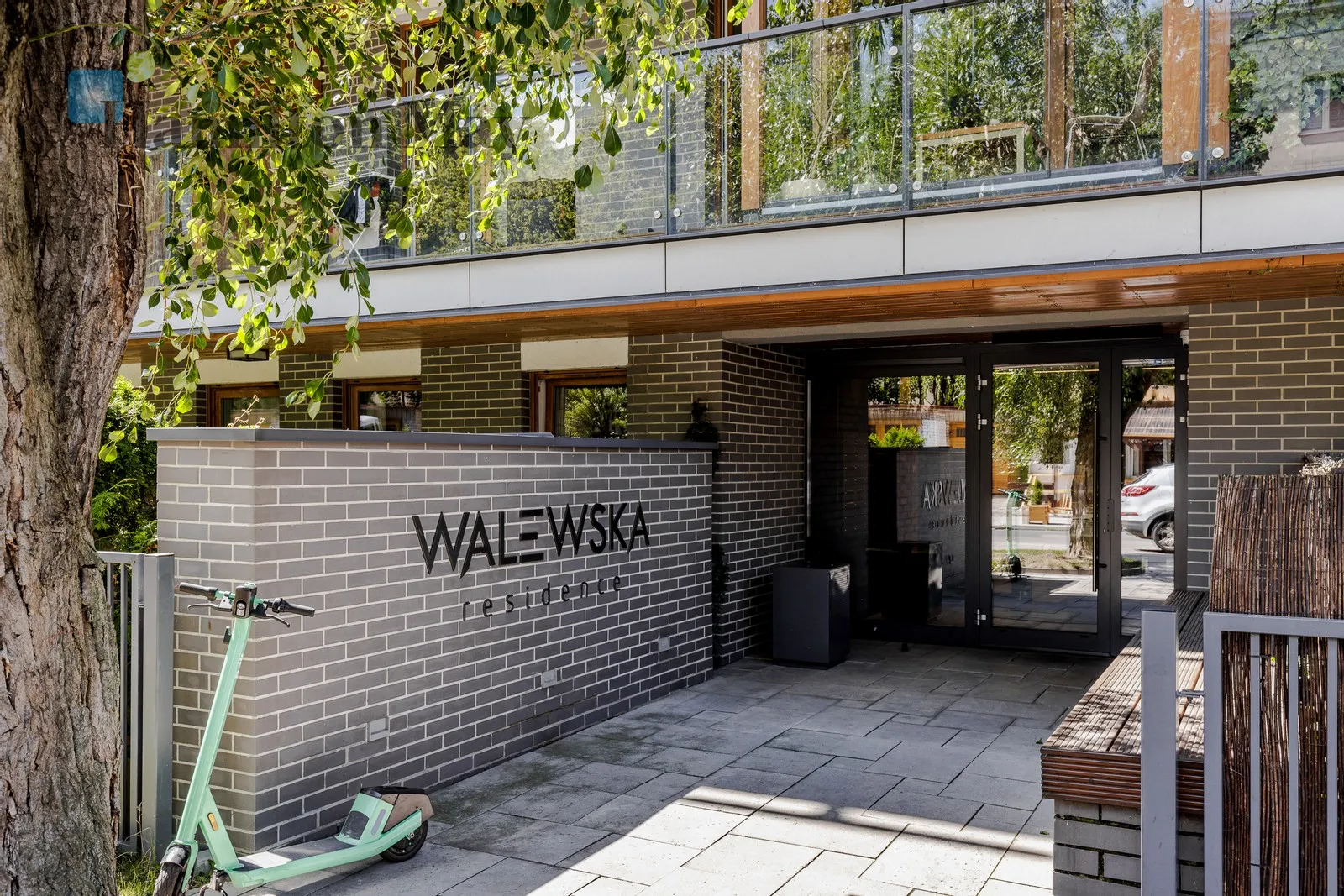 Street: Walewska Region: Praga-Południe Subregion: Grochów Distance to centre: 4.5 km Level: 3 Price: 6500 PLN - slider