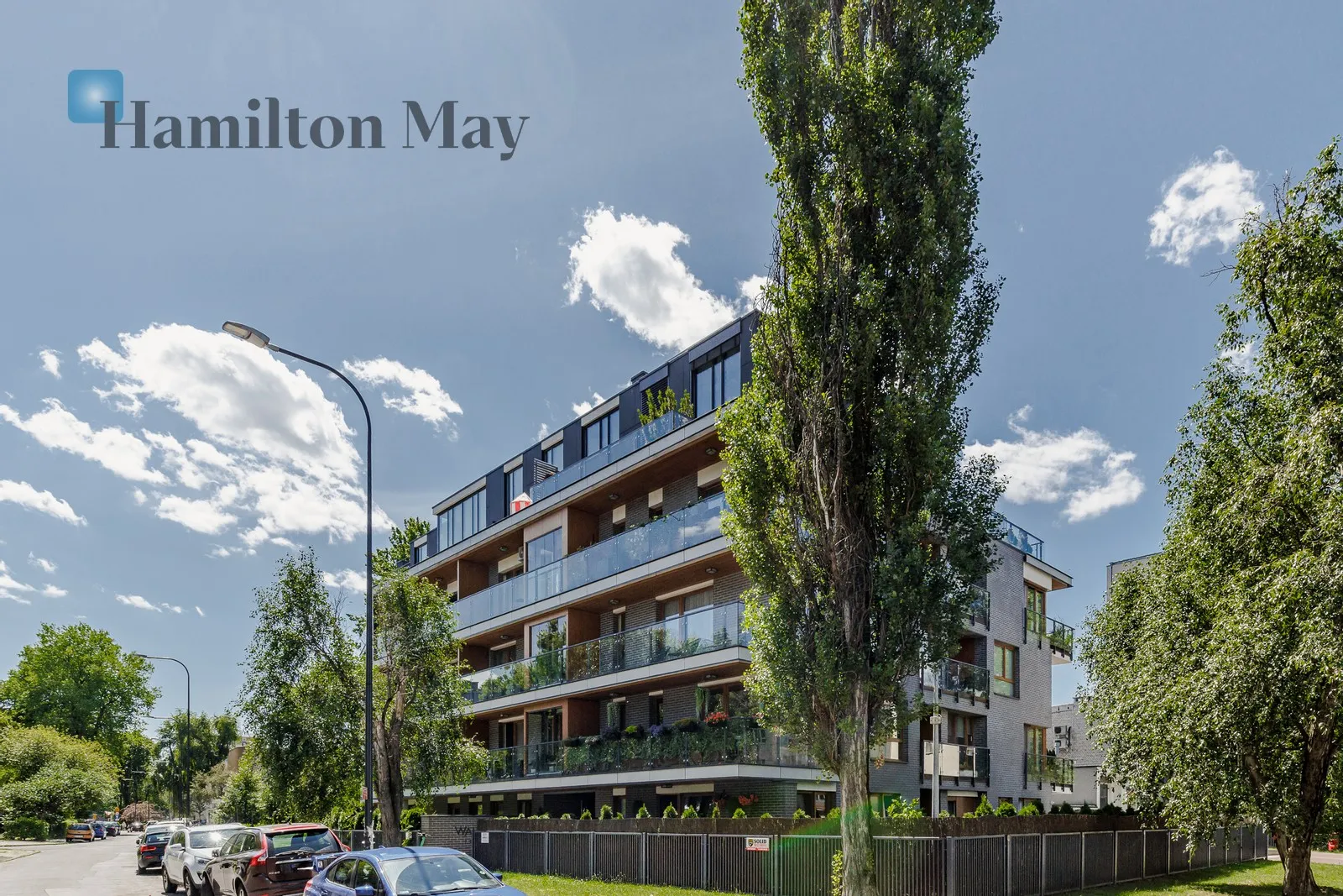 Region: Praga-Południe Subregion: Grochów Distance to centre: 4.5 km Level: 3 Price: 6500 PLN Bedrooms: 2 - slider