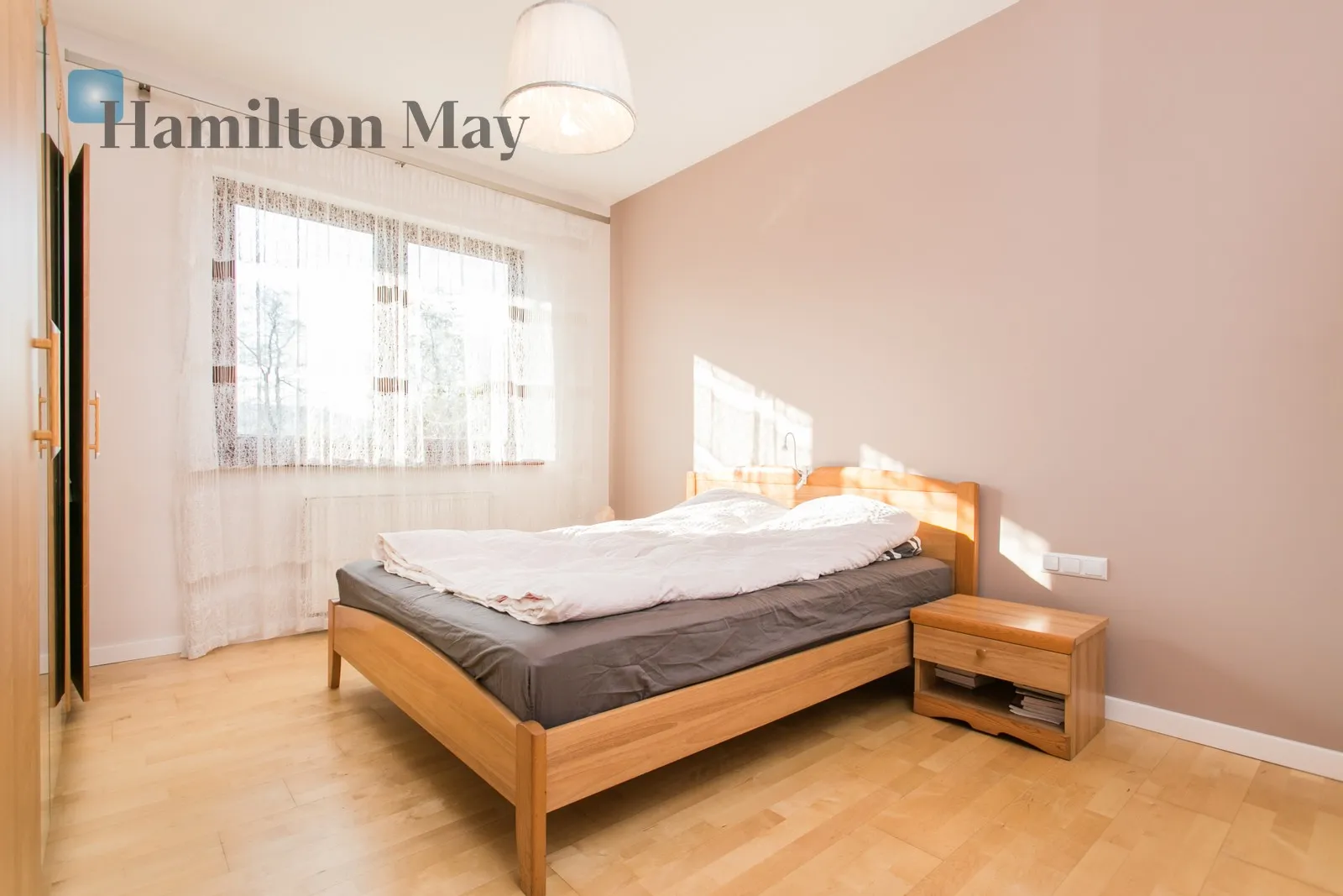 Subregion: Bronowice Małe Level: -9 Price: 10000 PLN Bedrooms: 5 Bathrooms: 2 Plot size: 700m2 Price/m2: 48 PLN - slider
