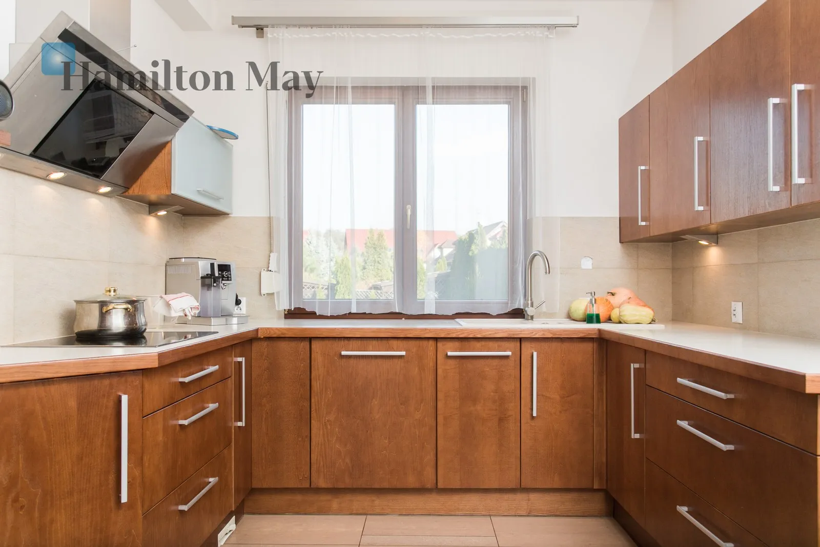 Region: Bronowice Subregion: Bronowice Małe Level: -9 Price: 10000 PLN Bedrooms: 5 Bathrooms: 2 Plot size: 700m2 - slider