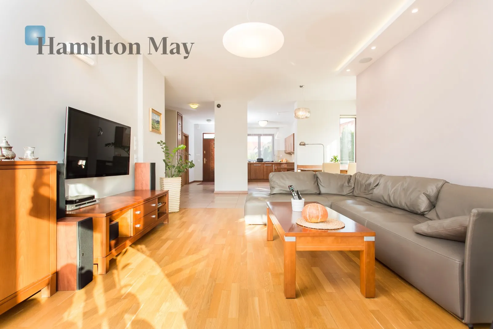 City: Kraków Street: Balicka Region: Bronowice Subregion: Bronowice Małe Level: -9 Price: 10000 PLN Bedrooms: 5 Bathrooms: 2 - slider
