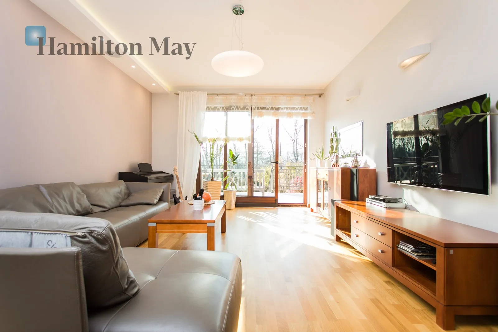 Street: Balicka Region: Bronowice Subregion: Bronowice Małe Level: -9 Price: 10000 PLN Bedrooms: 5 Bathrooms: 2 Plot size: 700m2 Price/m2: 48 PLN - slider