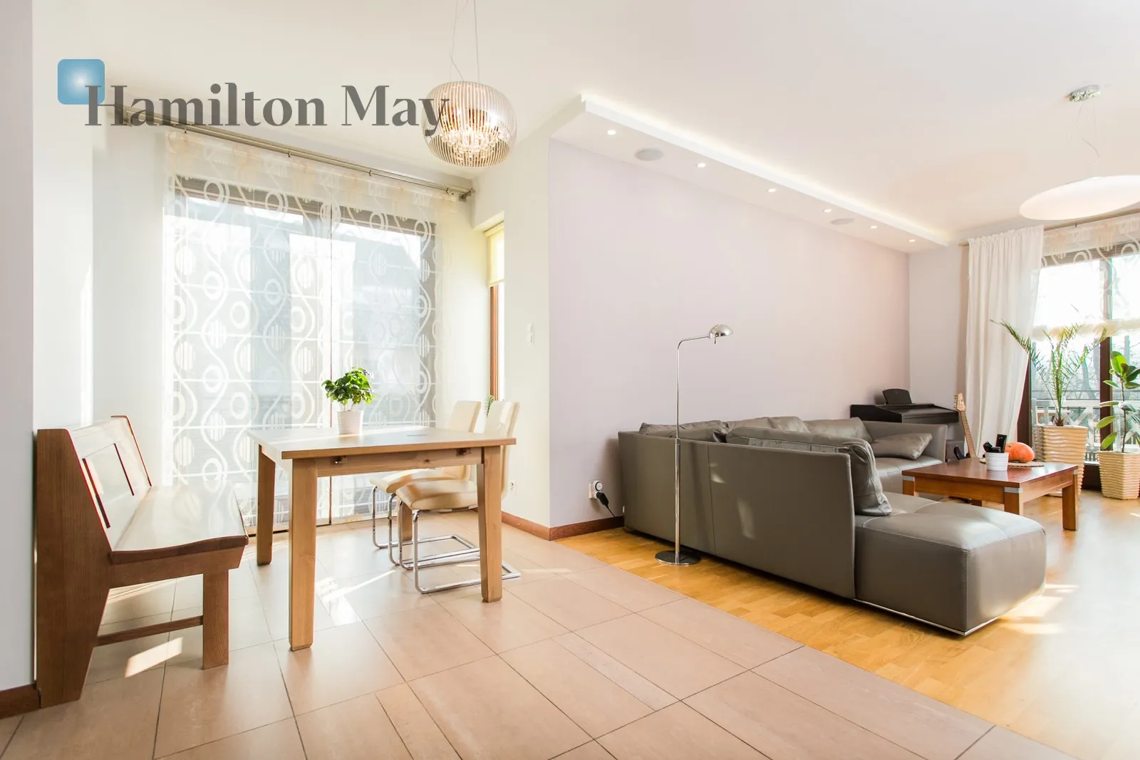 Region: Bronowice Subregion: Bronowice Małe Level: -9 Price: 10000 PLN Bedrooms: 5 Bathrooms: 2 Plot size: 700m2 Price/m2: 48 PLN - slider