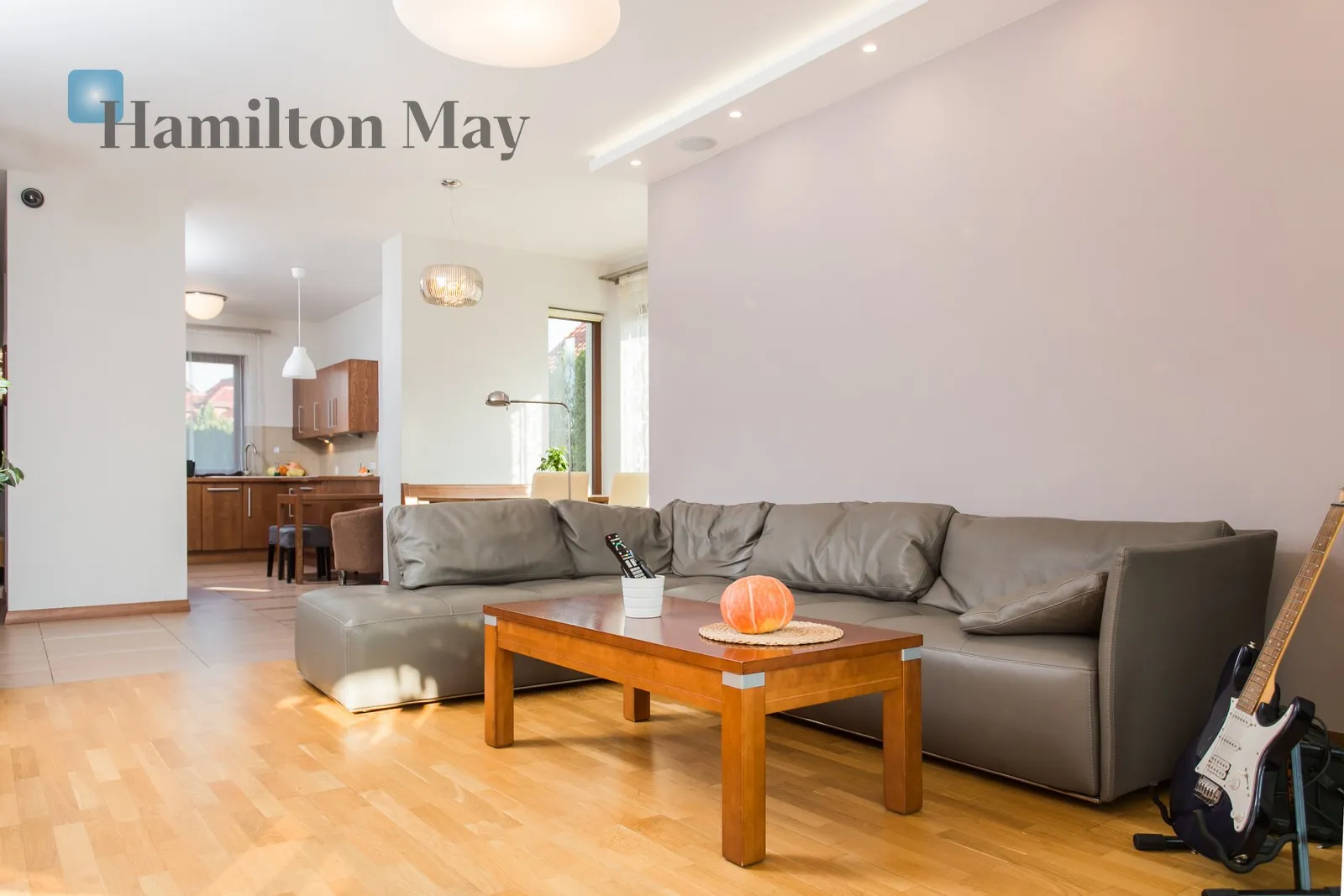 Street: Balicka Region: Bronowice Subregion: Bronowice Małe Level: -9 Price: 10000 PLN Bedrooms: 5 Bathrooms: 2 Plot size: 700m2 - slider