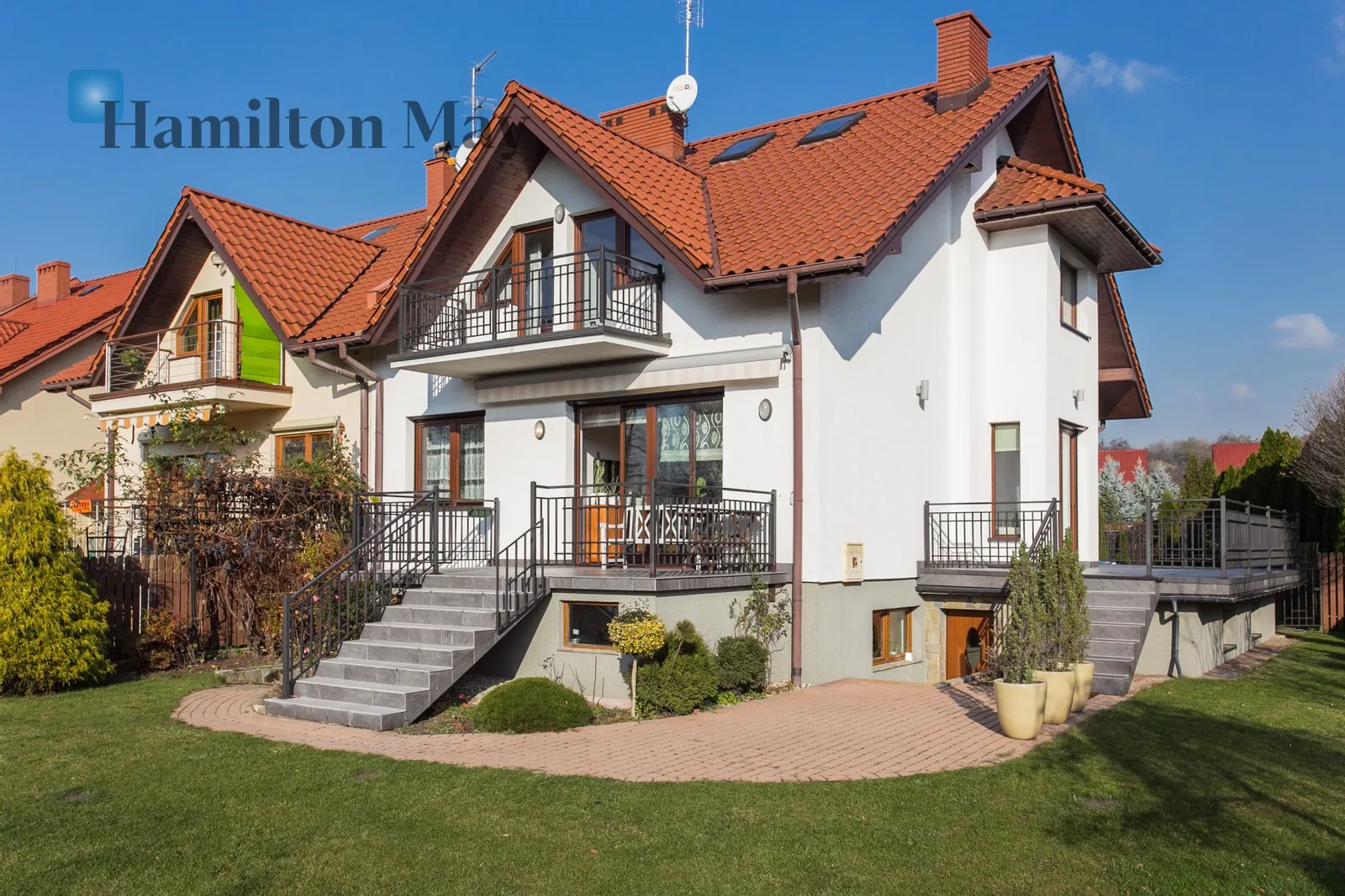 City: Kraków Street: Balicka Region: Bronowice Subregion: Bronowice Małe Level: -9 Price: 10000 PLN Bedrooms: 5 Bathrooms: 2 Plot size: 700m2 - slider
