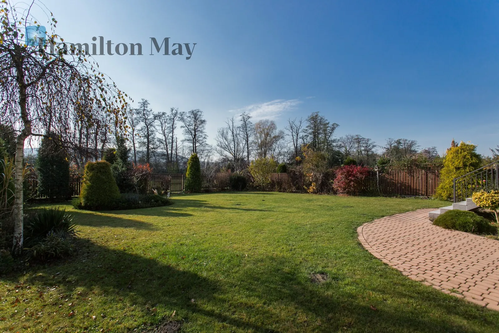 Level: -9 Price: 10000 PLN Bedrooms: 5 - slider