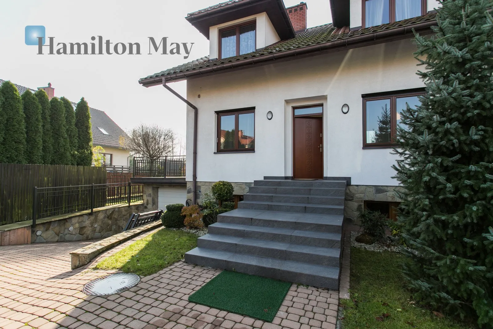 Price: 10000 PLN Bedrooms: 5 Bathrooms: 2 - slider