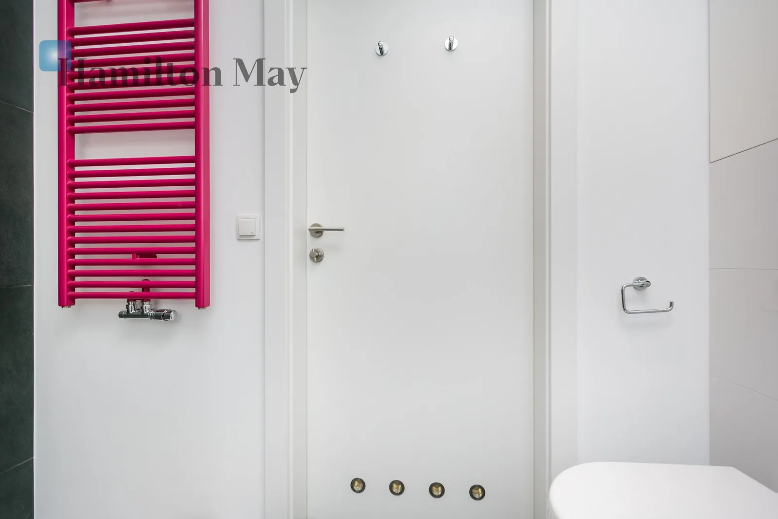 Distance to centre: 6.02 km Level: 3 Price: 16500 PLN Bedrooms: 4 Bathrooms: 4 Size: 181m2 Price/m2: 91 PLN - slider