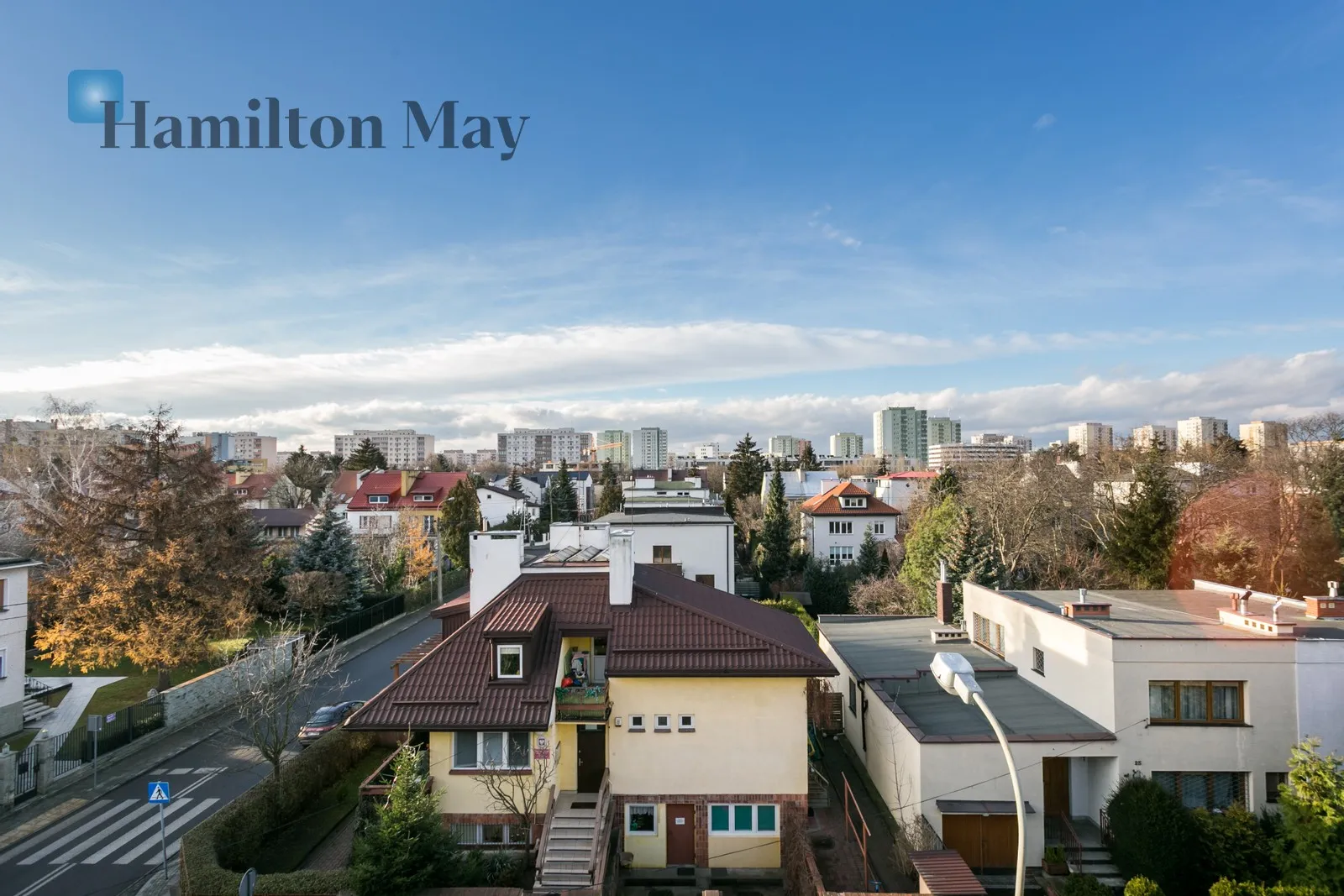 Distance to centre: 6.02 km Level: 3 Price: 16500 PLN Bedrooms: 4 Bathrooms: 4 - slider