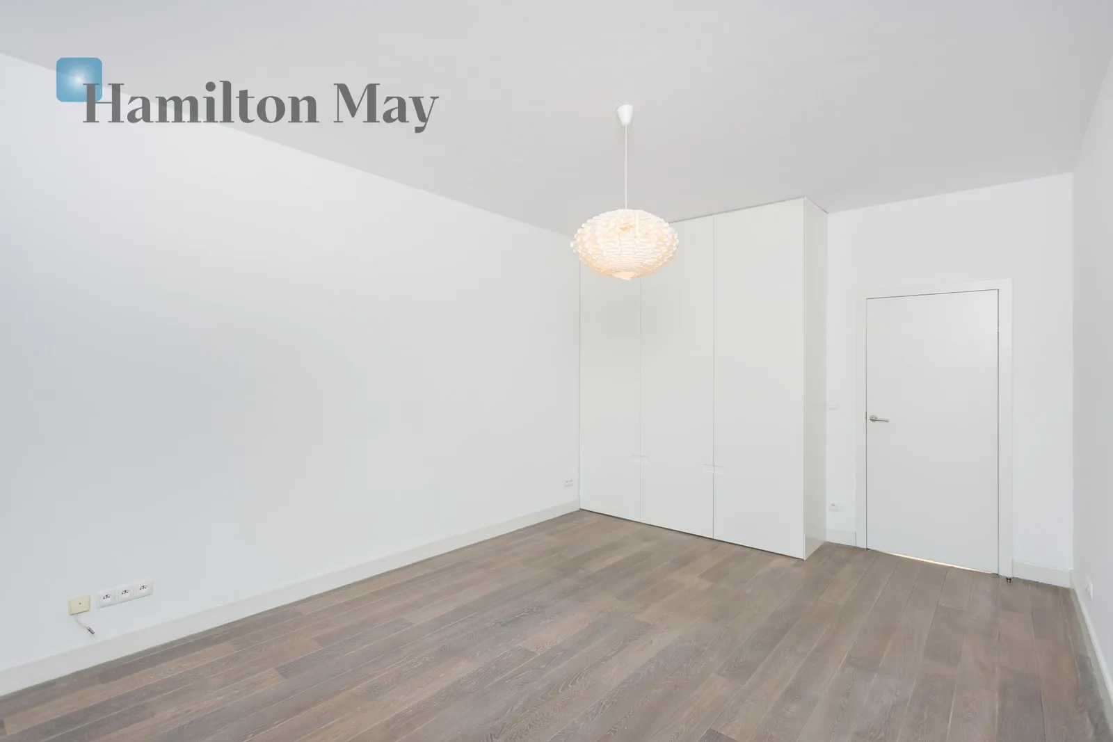 Subregion: Służew Distance to centre: 6.02 km Level: 3 Price: 16500 PLN Bedrooms: 4 Bathrooms: 4 Size: 181m2 Price/m2: 91 PLN - slider