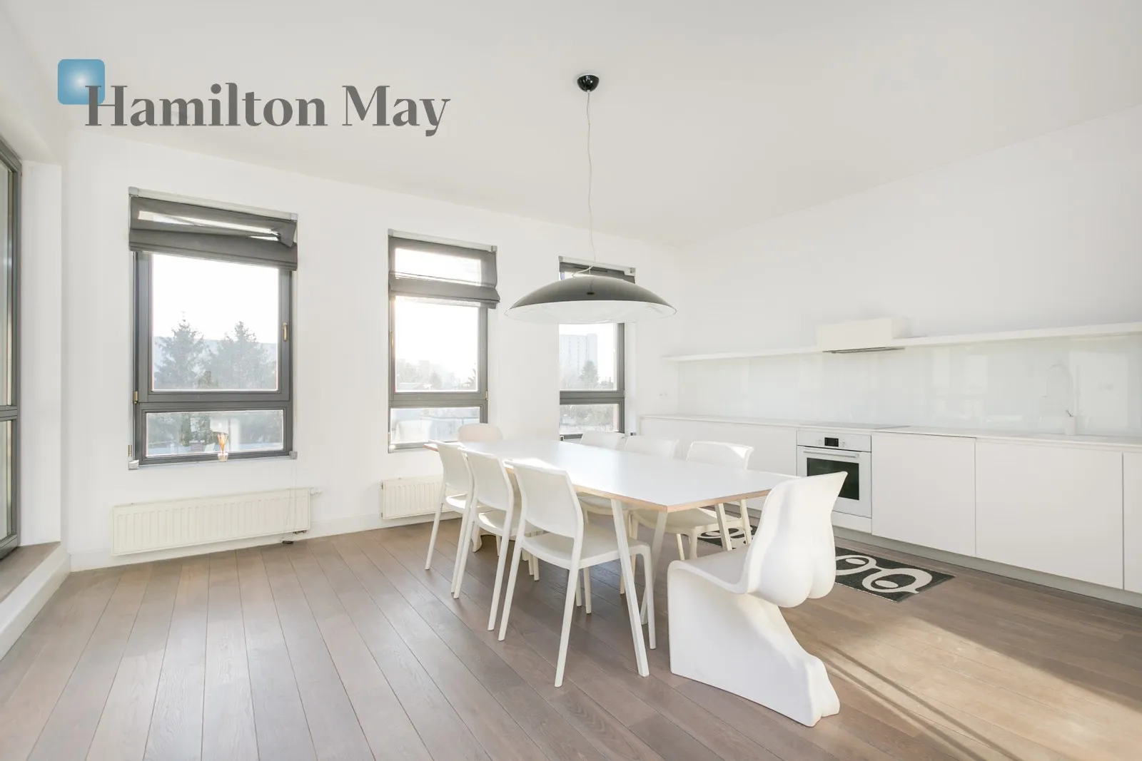 Region: Mokotów Subregion: Służew Distance to centre: 6.02 km Level: 3 Price: 16500 PLN Bedrooms: 4 Bathrooms: 4 Size: 181m2 Price/m2: 91 PLN - slider