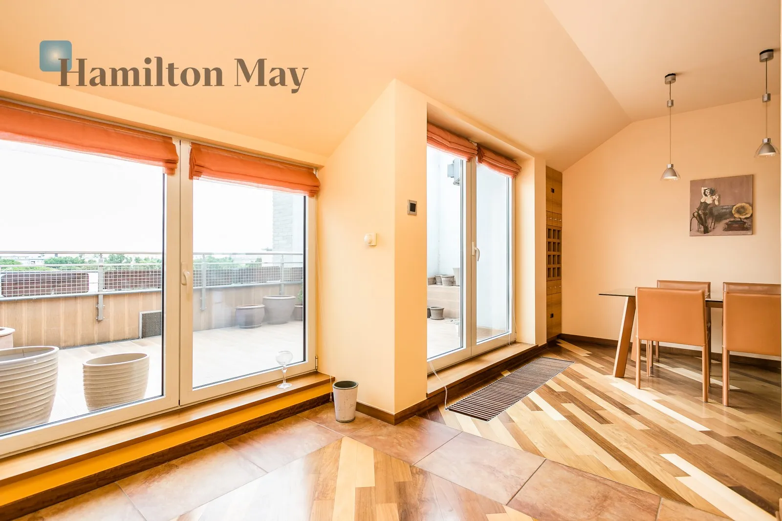 Level: 7 Price: 15000 PLN Bedrooms: 3 Bathrooms: 2 Size: 140m2 Price/m2: 107 PLN - slider