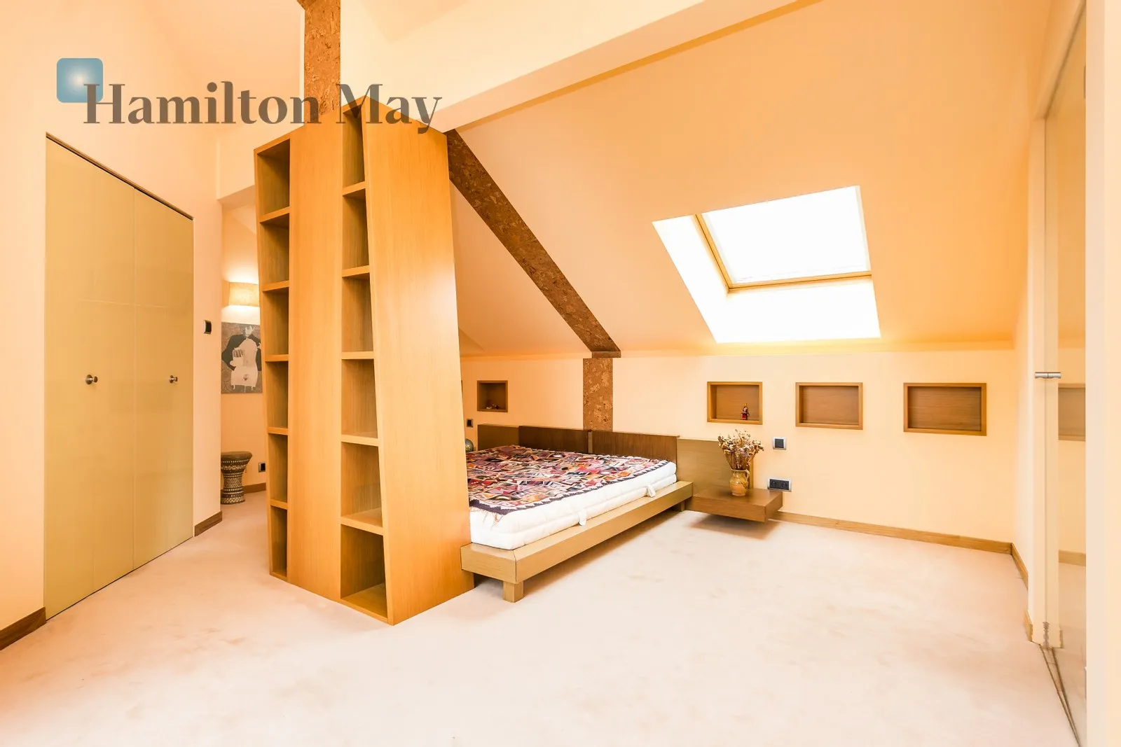 Subregion: Stary Mokotów Distance to centre: 3.29 km Level: 7 Price: 15000 PLN Bedrooms: 3 Bathrooms: 2 Size: 140m2 - slider