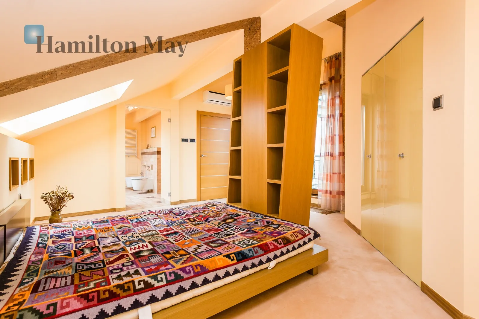 Region: Mokotów Subregion: Stary Mokotów Distance to centre: 3.29 km Level: 7 Price: 15000 PLN Bedrooms: 3 Bathrooms: 2 - slider