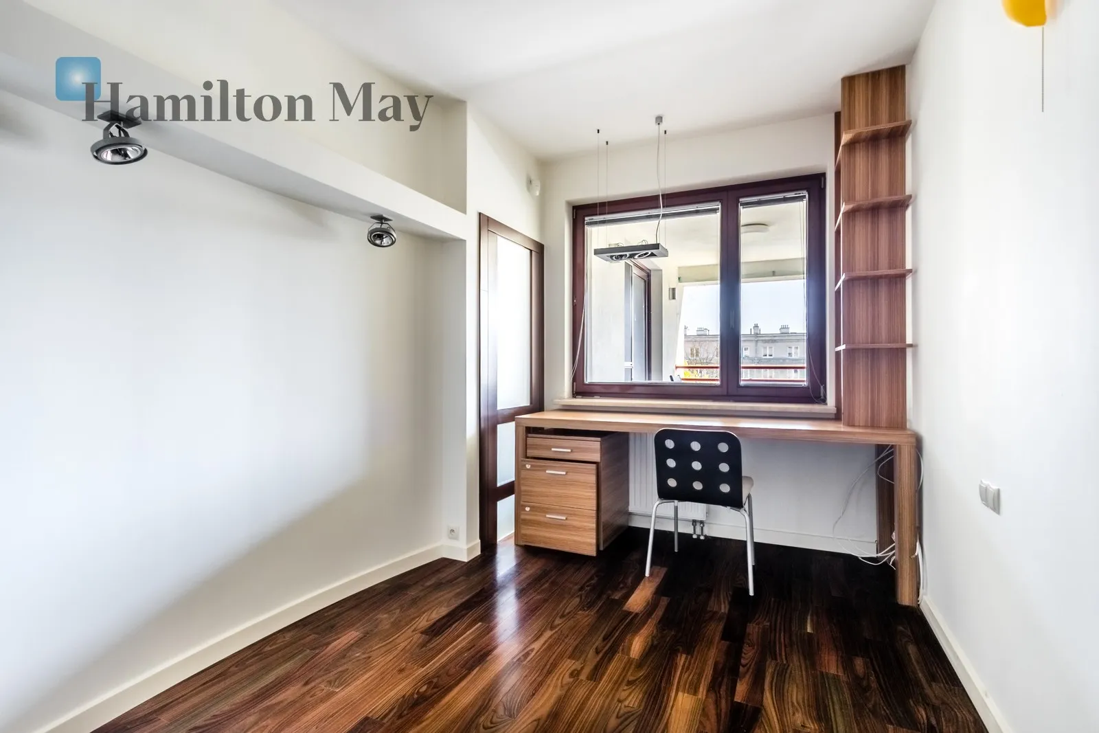 Street: Wiktorska Region: Mokotów Subregion: Stary Mokotów Distance to centre: 3.46 km Level: 3 Price: 7200 PLN Bedrooms: 2 - slider