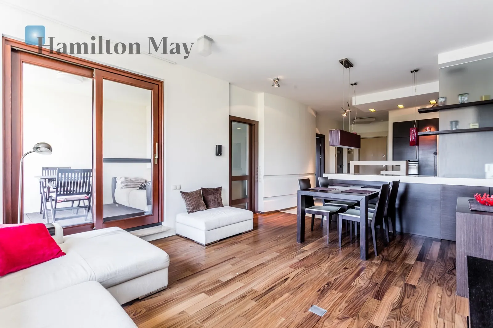 Street: Wiktorska Region: Mokotów Subregion: Stary Mokotów Distance to centre: 3.46 km Level: 3 Price: 7200 PLN Bedrooms: 2 Bathrooms: 2 Size: 90m2 Price/m2: 80 PLN - slider