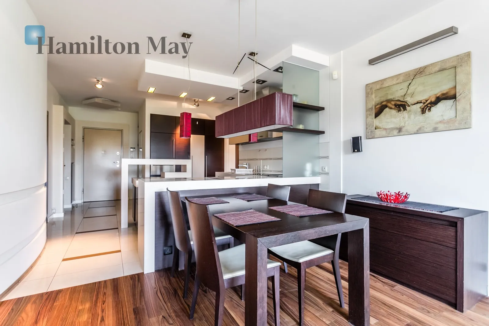 Street: Wiktorska Region: Mokotów Subregion: Stary Mokotów Distance to centre: 3.46 km Level: 3 Price: 7200 PLN Bedrooms: 2 Bathrooms: 2 Size: 90m2 - slider
