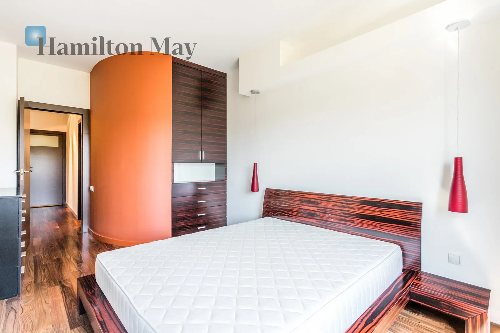City: Warszawa Street: Wiktorska Region: Mokotów Subregion: Stary Mokotów Distance to centre: 3.46 km Level: 3 Price: 7200 PLN - slider
