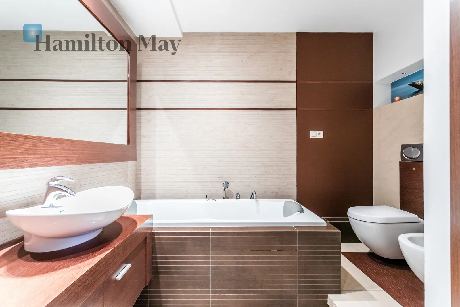 Region: Mokotów Subregion: Stary Mokotów Distance to centre: 3.46 km Level: 3 Price: 7200 PLN Bedrooms: 2 - slider
