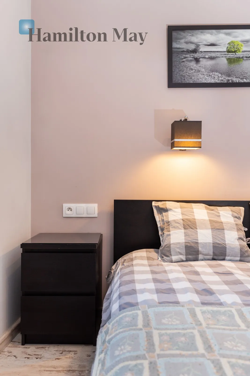 City: Kraków Street: Dajwór Region: Stare Miasto Subregion: Kazimierz Distance to centre: 1.51 km Level: 1 Price: 3700 PLN - slider