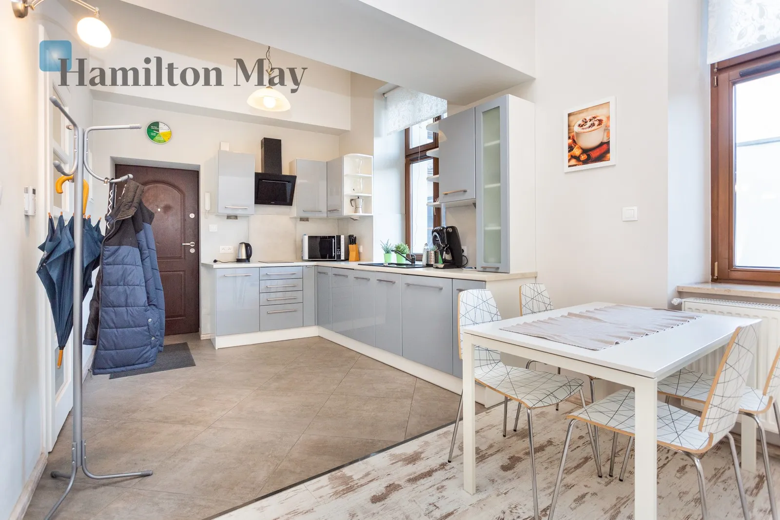 Street: Dajwór Region: Stare Miasto Subregion: Kazimierz Distance to centre: 1.51 km Level: 1 Price: 3700 PLN Bedrooms: 1 Bathrooms: 1 Size: 50m2 - slider