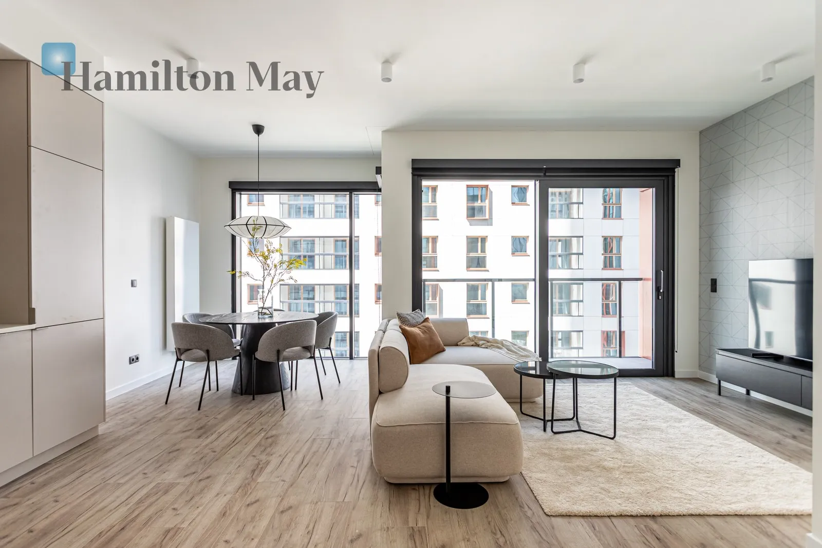 City: Warszawa Street: Prosta Region: Wola Subregion: Mirów Distance to centre: 1.94 km Level: 6 Price: 12500 PLN Bedrooms: 2 Bathrooms: 2 Size: 85m2 Price/m2: 147 PLN - slider