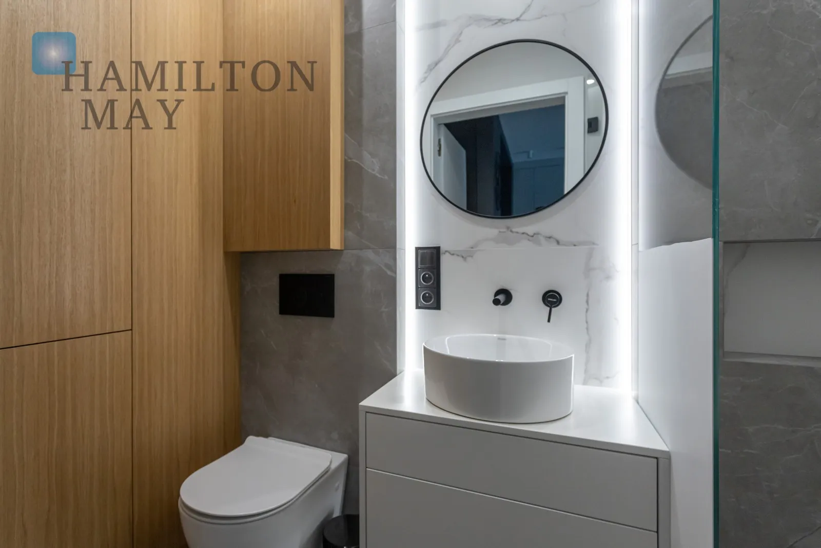 Subregion: Mirów Distance to centre: 1.4 km Level: 6 Price: 4900 PLN Bedrooms: 1 Bathrooms: 1 Size: 35m2 - slider