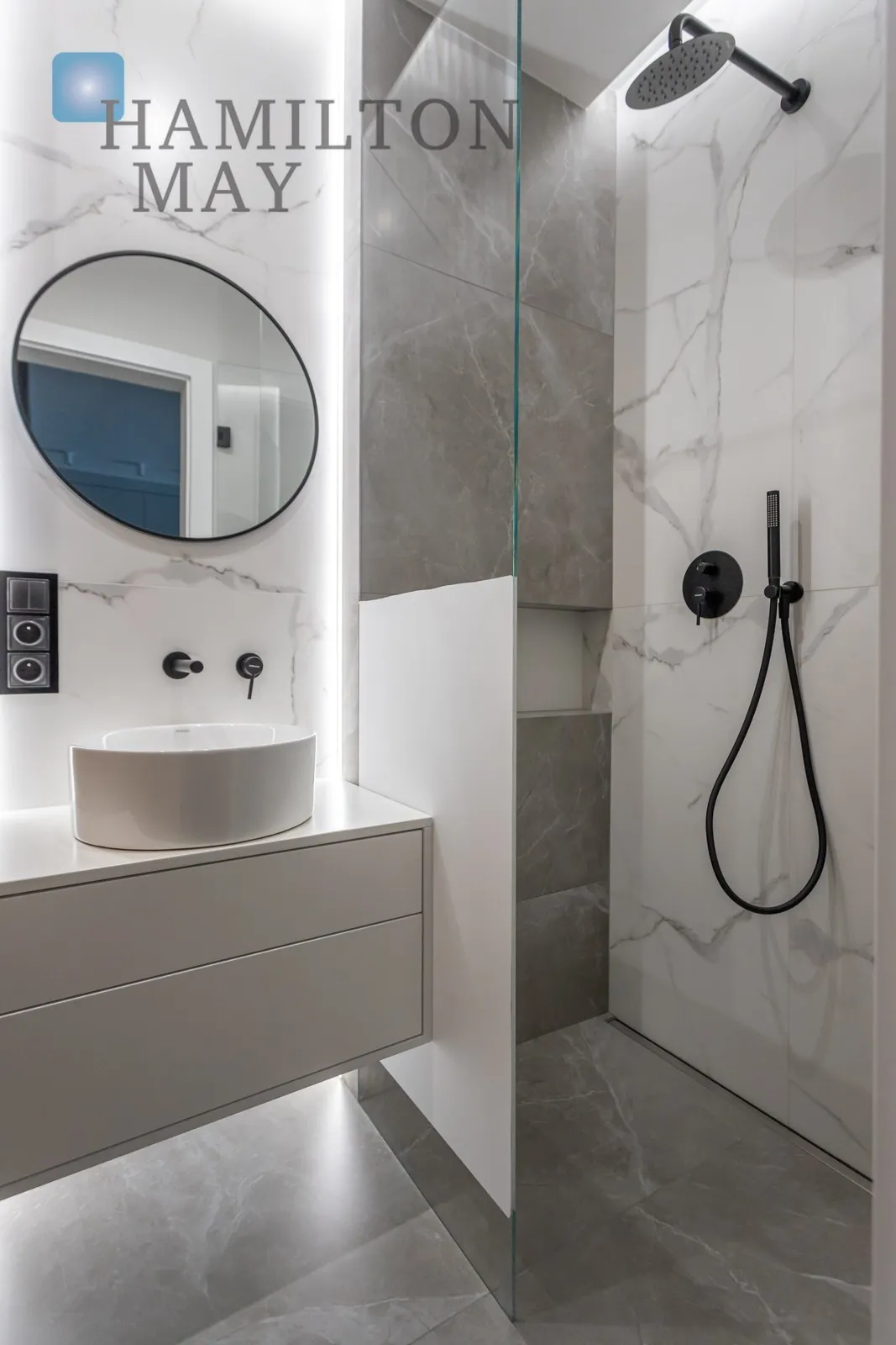 Distance to centre: 1.4 km Level: 6 Price: 4900 PLN Bedrooms: 1 Bathrooms: 1 Size: 35m2 Price/m2: 140 PLN - slider