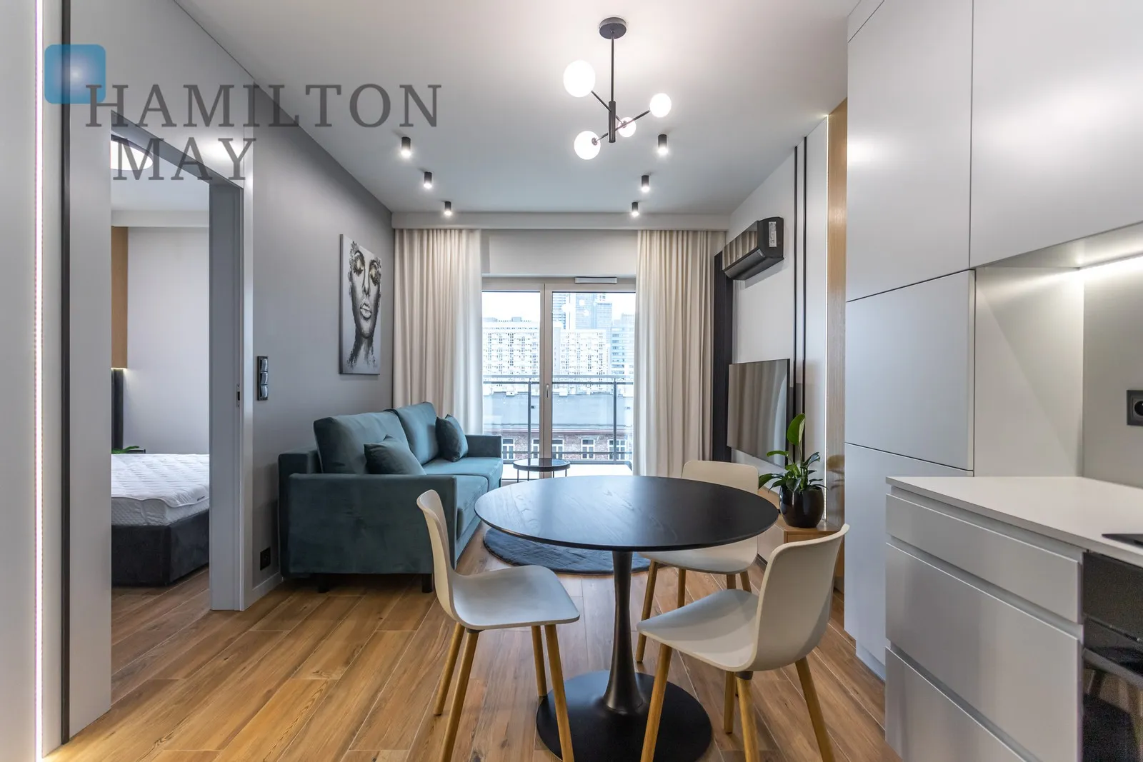 City: Warszawa Street: Waliców Region: Wola Subregion: Mirów Distance to centre: 1.4 km Level: 6 Price: 4900 PLN Bedrooms: 1 Bathrooms: 1 Size: 35m2 - slider