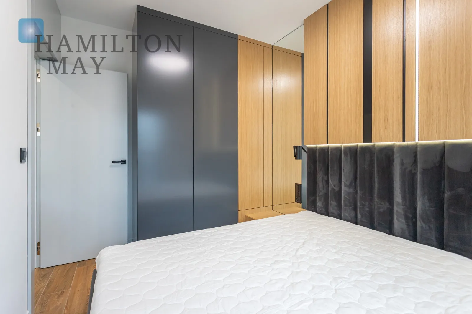 Region: Wola Subregion: Mirów Distance to centre: 1.4 km Level: 6 Price: 4900 PLN Bedrooms: 1 Bathrooms: 1 - slider