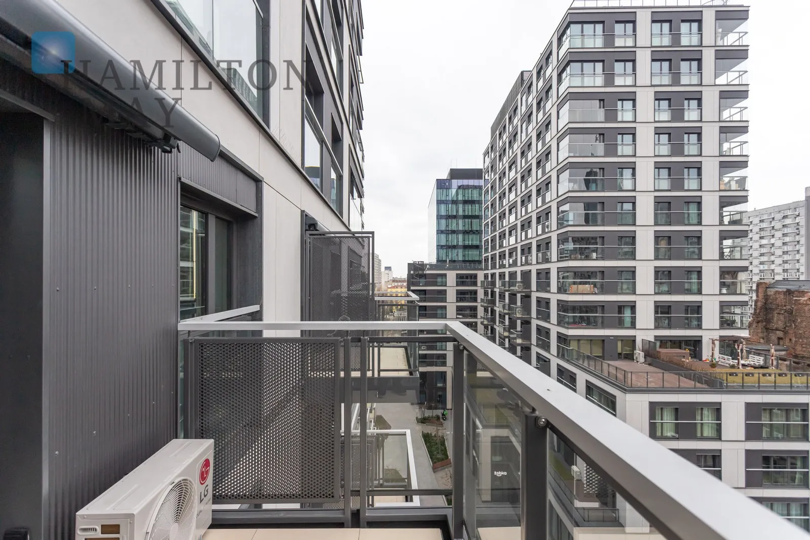 Street: Waliców Region: Wola Subregion: Mirów Distance to centre: 1.4 km Level: 6 Price: 4900 PLN - slider