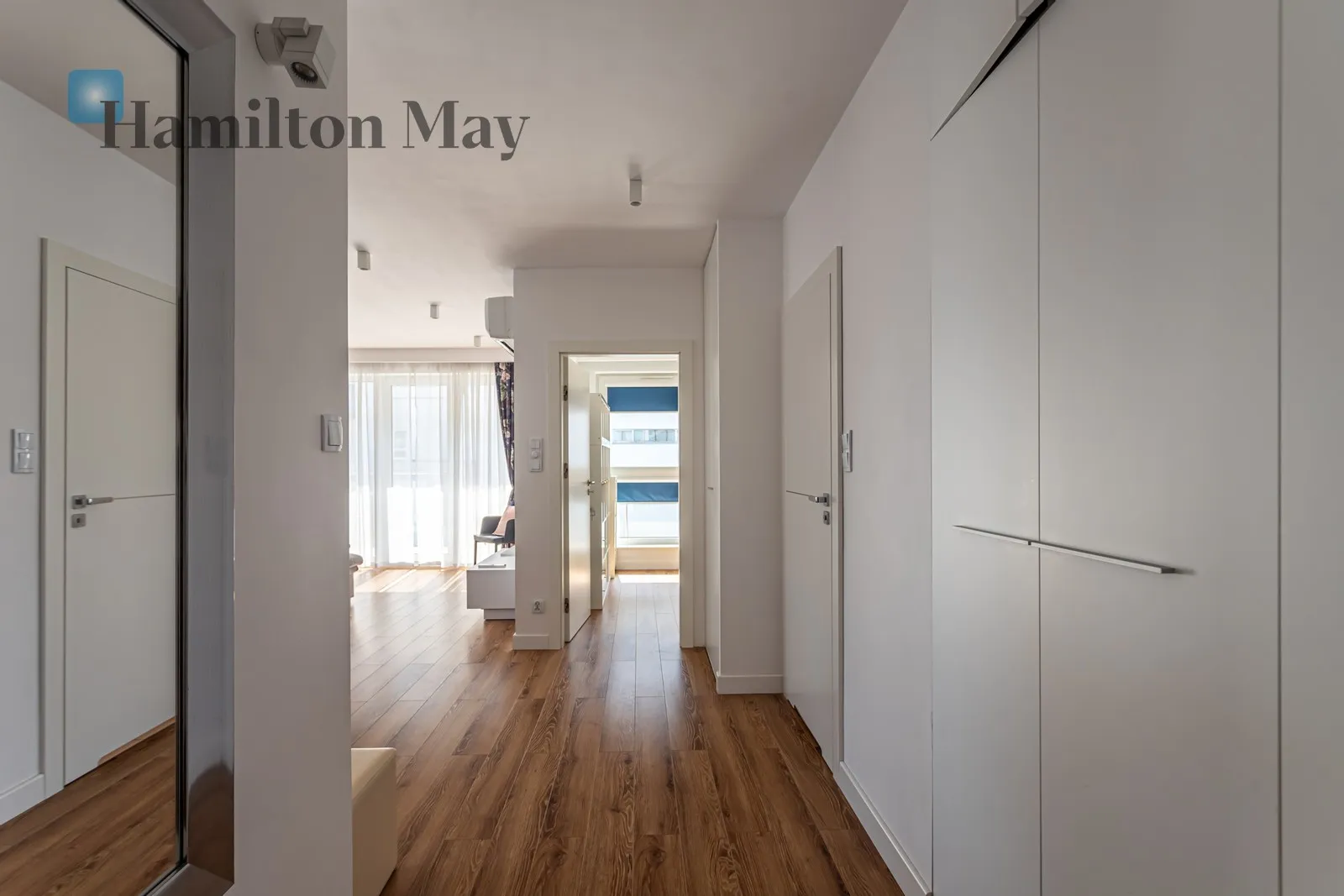 Region: Wola Subregion: Młynów Distance to centre: 3.79 km Level: 5 Price: 6000 PLN Bedrooms: 2 Bathrooms: 1 Size: 62m2 - slider