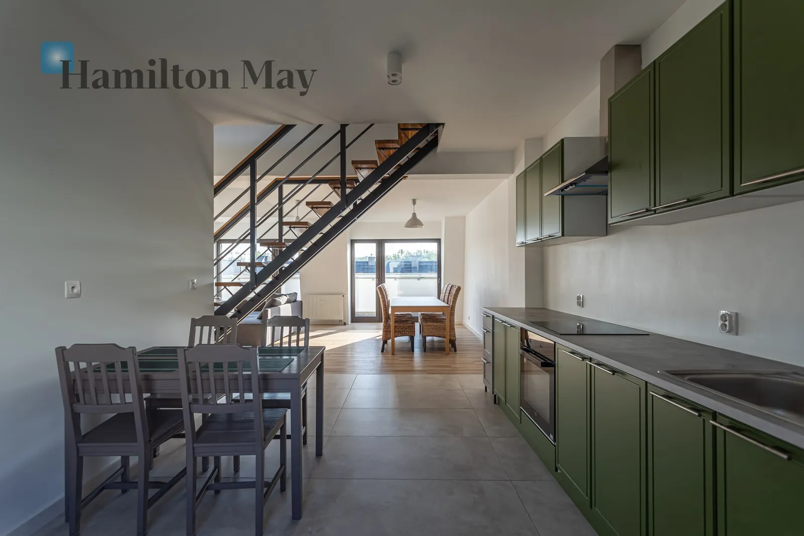 Region: Białołęka Subregion: Tarchomin Distance to centre: 10.66 km Level: 3 Price: 6250 PLN Bedrooms: 5 Bathrooms: 2 Size: 147m2 Price/m2: 43 PLN - slider