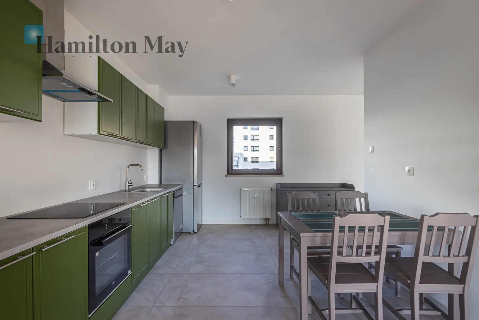 City: Warszawa Street: Światowida Region: Białołęka Subregion: Tarchomin Distance to centre: 10.66 km Level: 3 Price: 6250 PLN Bedrooms: 5 - slider
