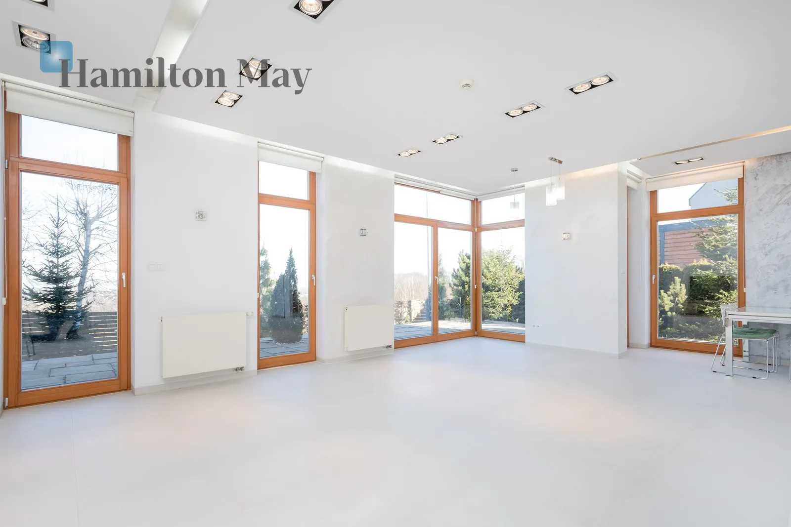 City: Mogilany Street: Parkowe Wzgórze Region: Mogilany Distance to centre: 13.75 km Level: -9 Price: 9700 PLN Bedrooms: 3 Bathrooms: 2 Plot size: 537m2 Price/m2: 61 PLN - slider