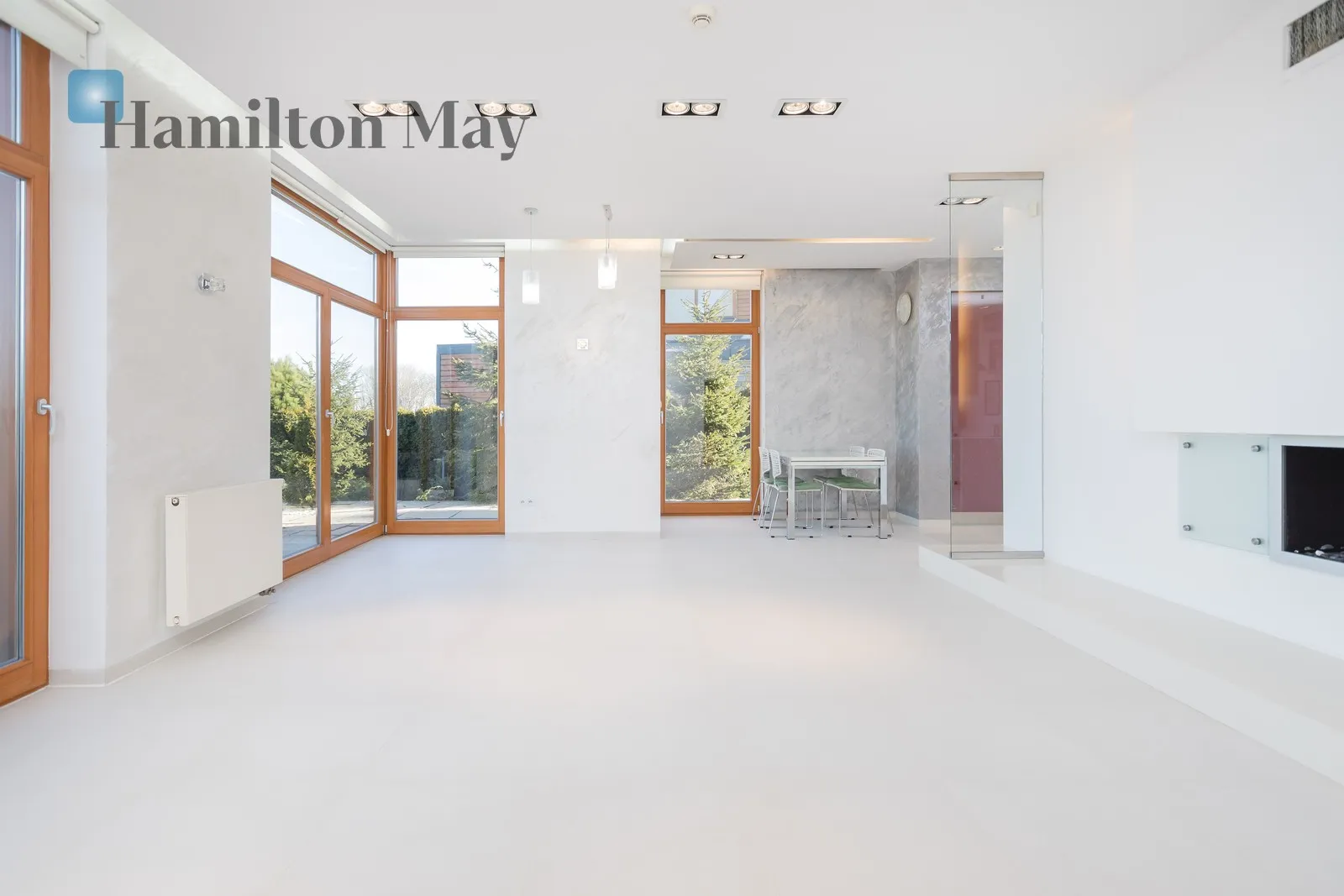 City: Mogilany Street: Parkowe Wzgórze Region: Mogilany Distance to centre: 13.75 km Level: -9 Price: 9700 PLN Bedrooms: 3 Bathrooms: 2 Plot size: 537m2 - slider