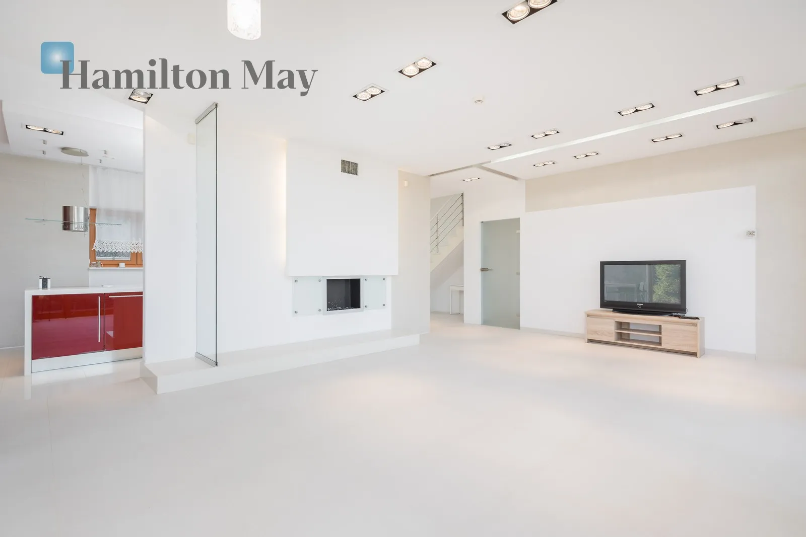 Street: Parkowe Wzgórze Region: Mogilany Distance to centre: 13.75 km Level: -9 Price: 9700 PLN Bedrooms: 3 Bathrooms: 2 Plot size: 537m2 Price/m2: 61 PLN - slider