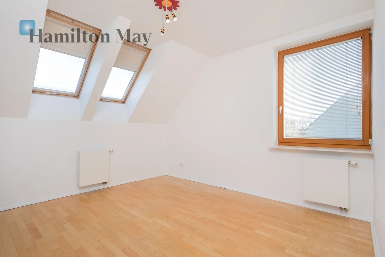 Price: 9700 PLN Bedrooms: 3 Bathrooms: 2 Plot size: 537m2 Price/m2: 61 PLN - slider
