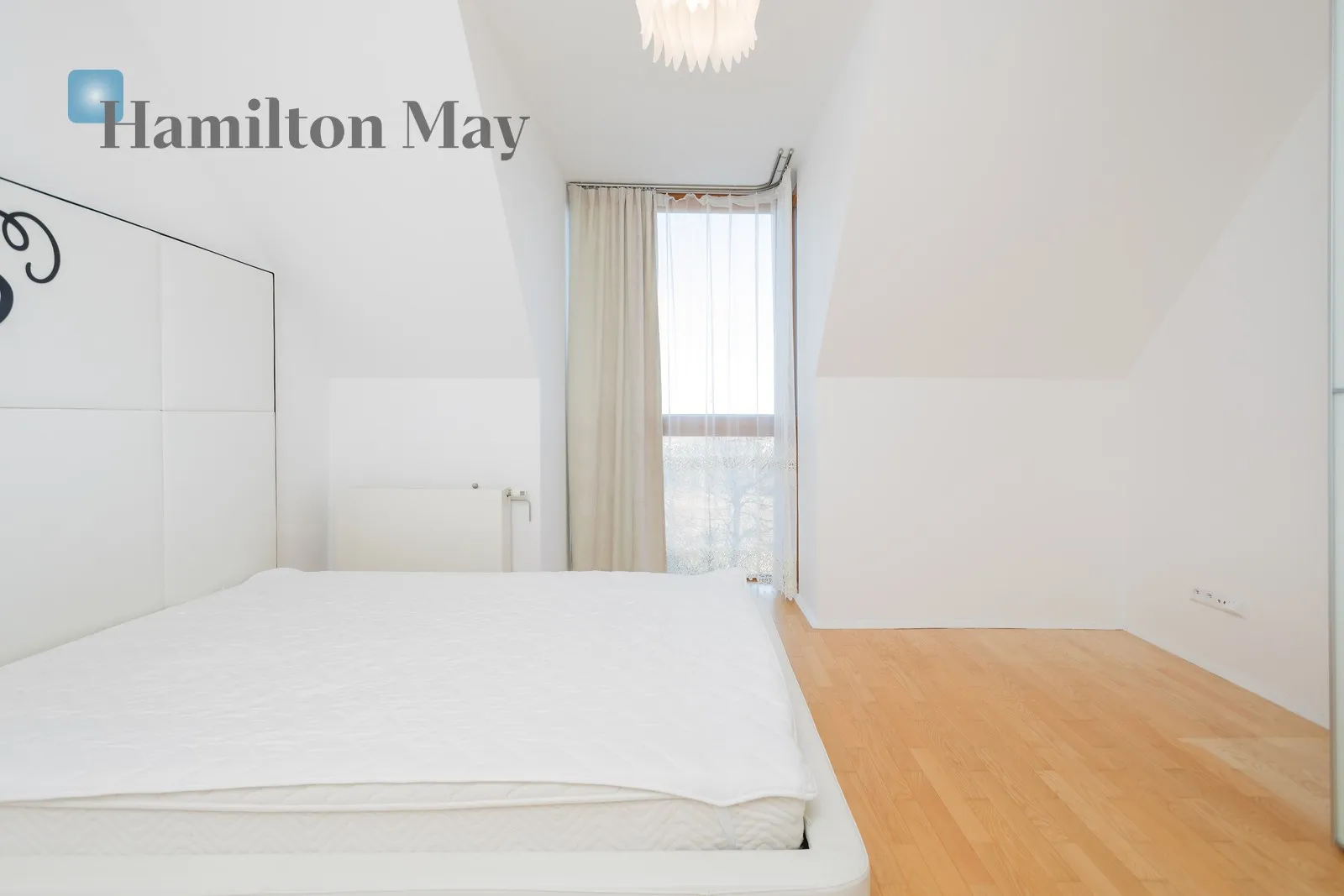 Region: Mogilany Distance to centre: 13.75 km Level: -9 Price: 9700 PLN Bedrooms: 3 Bathrooms: 2 - slider