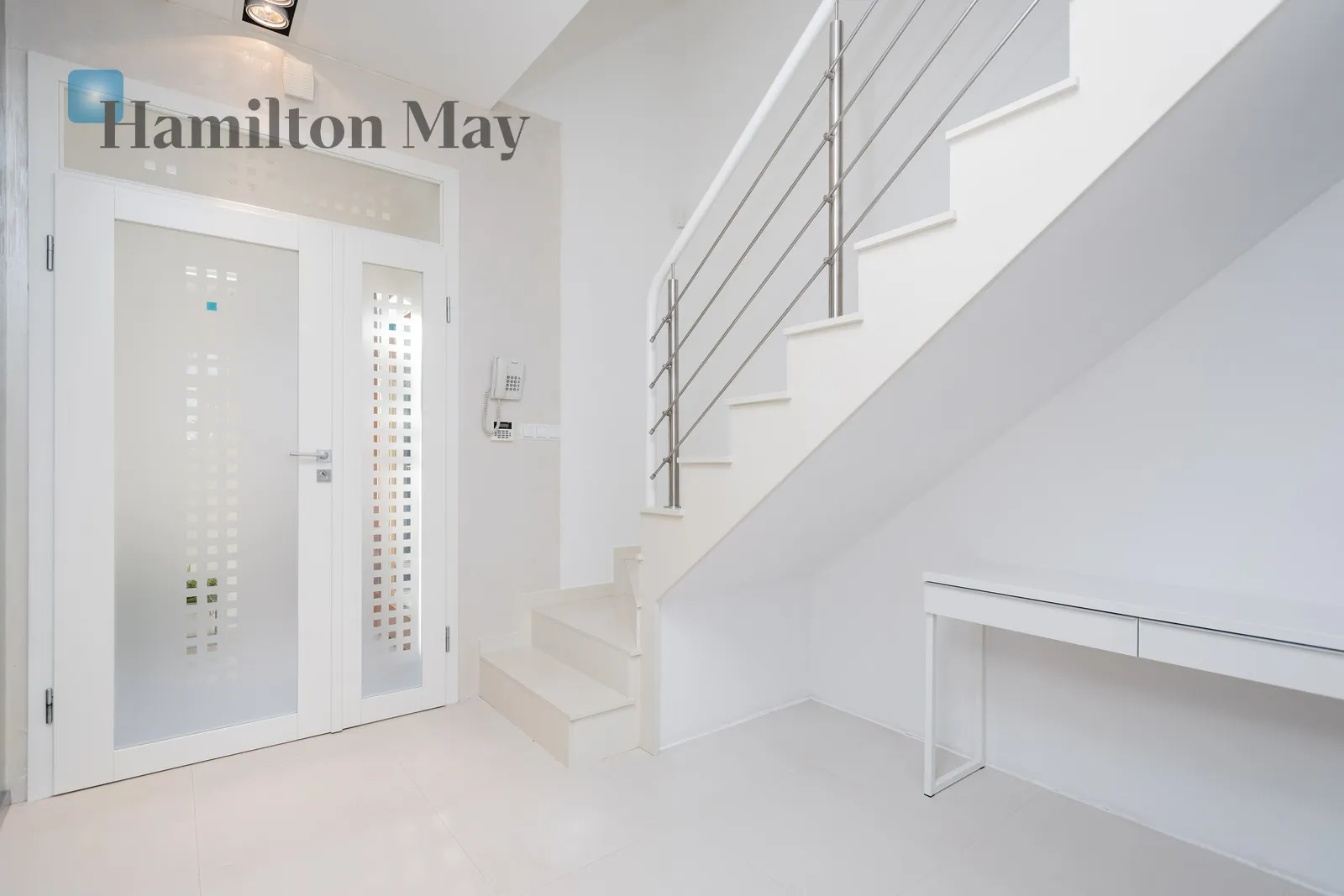 Level: -9 Price: 9700 PLN Bedrooms: 3 Bathrooms: 2 - slider