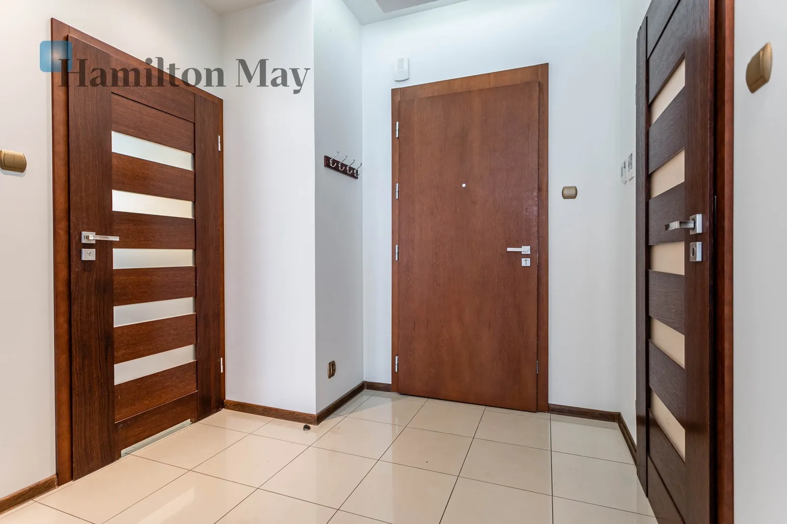 Price: 5000 PLN Bedrooms: 1 Bathrooms: 1 Size: 54m2 - slider