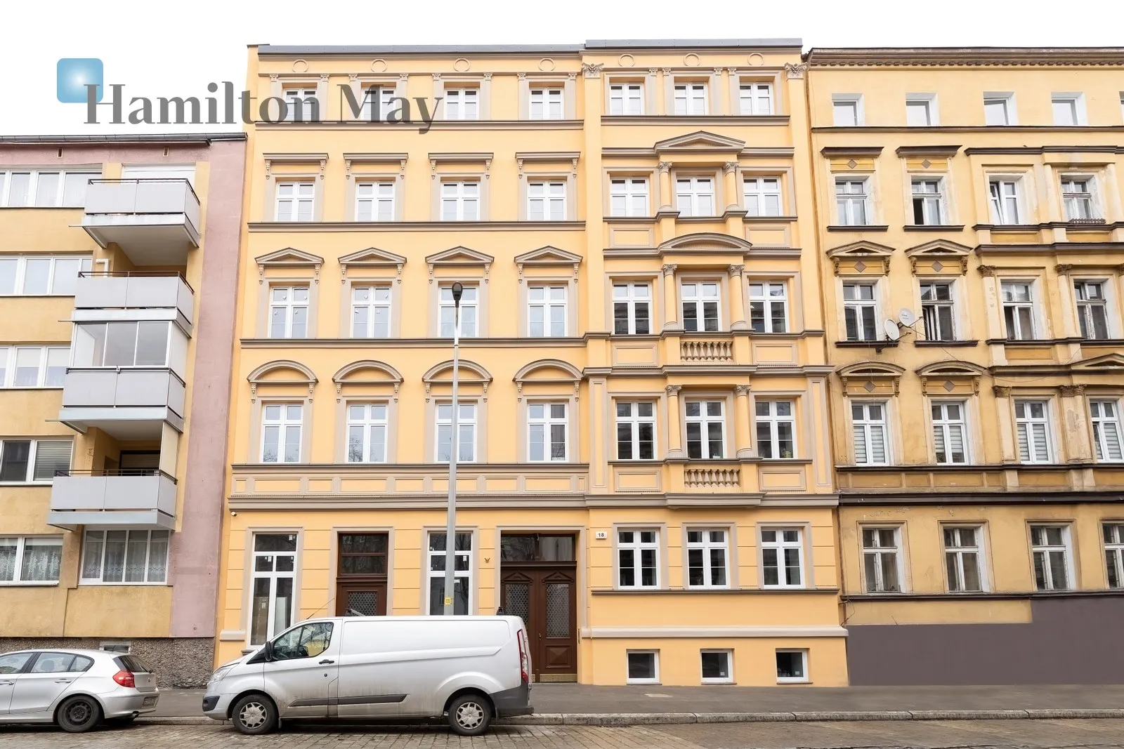 City: Wrocław Street: Jęczmienna Region: Stare Miasto Distance to centre: 1.31 km Level: 2 Price: 695000 PLN Bedrooms: 1 Bathrooms: 1 Size: 45m2 - slider