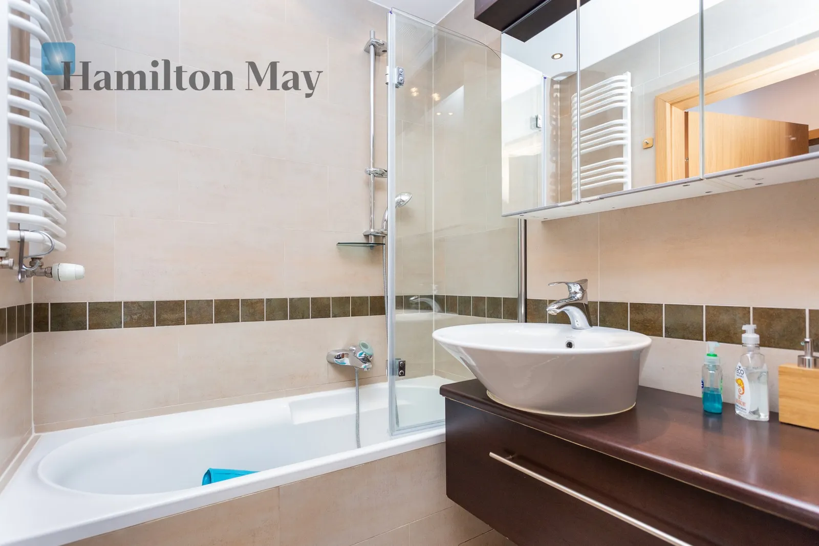 City: Kraków Street: Stańczyka Region: Bronowice Subregion: Bronowice Małe Distance to centre: 3.69 km Level: 7 Price: 2600 PLN - slider