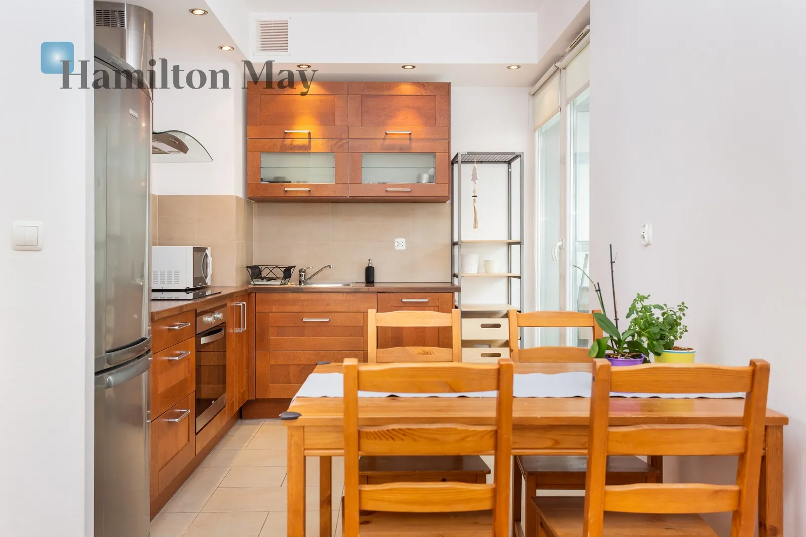 Street: Stańczyka Region: Bronowice Subregion: Bronowice Małe Distance to centre: 3.69 km Level: 7 Price: 2600 PLN Bedrooms: 1 Bathrooms: 1 Size: 56m2 - slider